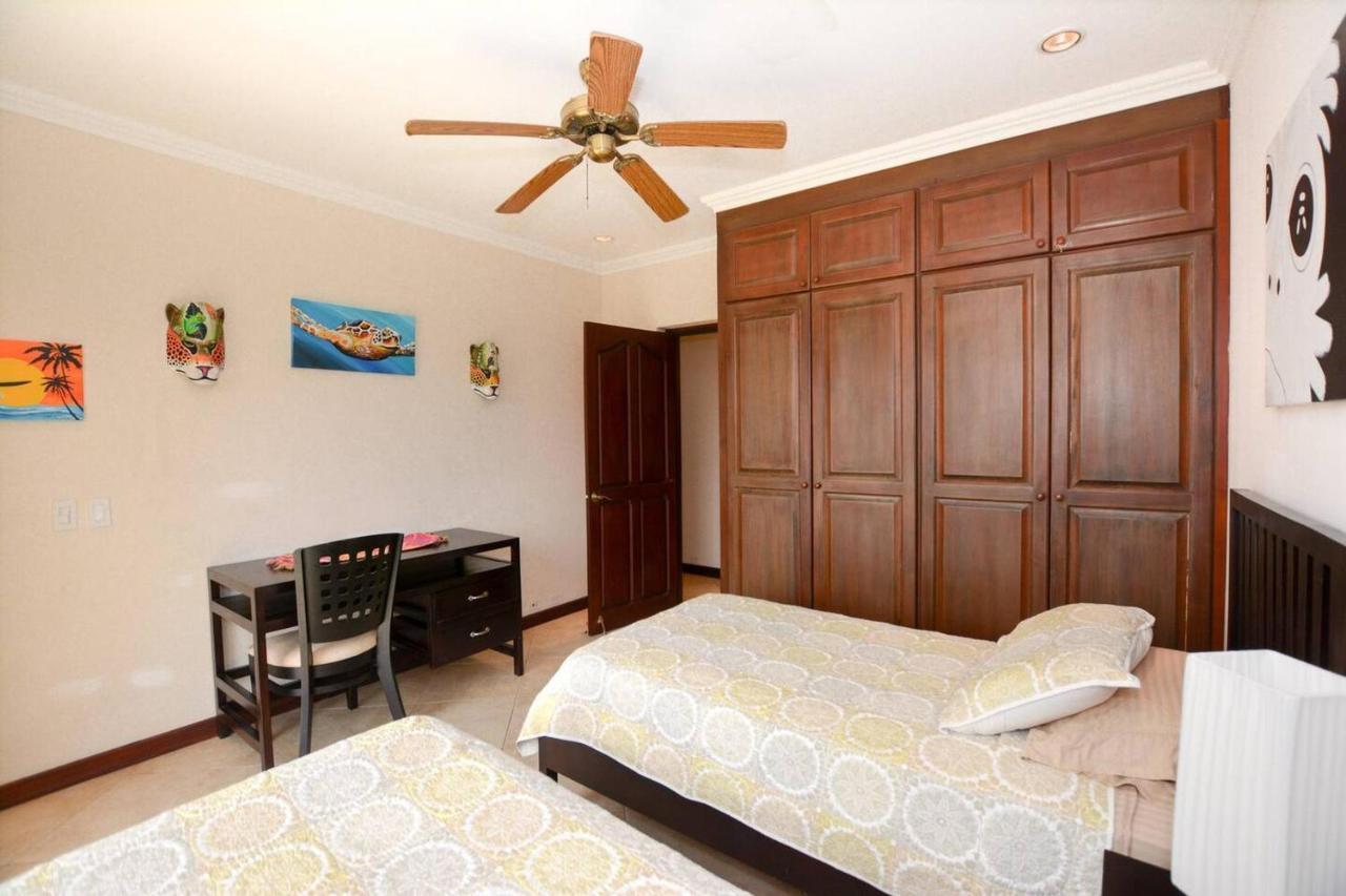Exquisitely Decorated 5Th-Floor Aerie With Views Of Two Bays In Flamingo Playa Flamingo Exterior foto