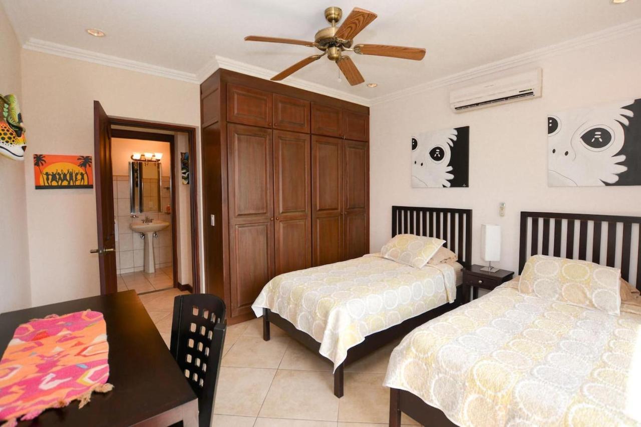 Exquisitely Decorated 5Th-Floor Aerie With Views Of Two Bays In Flamingo Playa Flamingo Exterior foto
